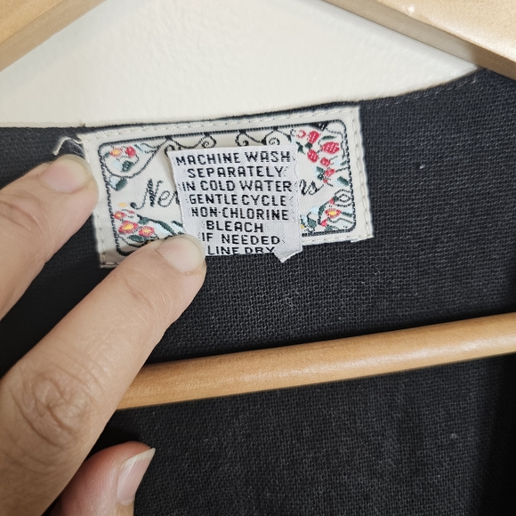 New Directions Black Floral Embroidered Vest Large Boho Western Layering Piece - Picture 6 of 6